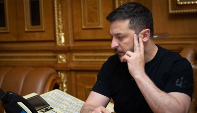 泽伦斯基分别与特朗普和鲁特交谈，讨论乌克兰