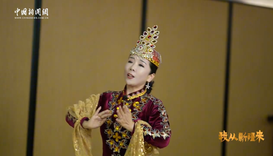 母亲阿依古丽,不仅是老师,更是文化的守护者