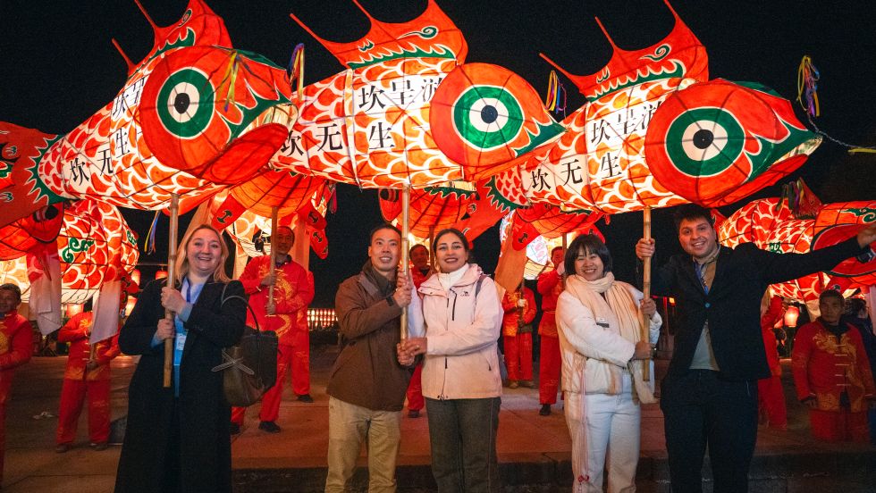 烟火与传承共生，传统与智慧交融——外国网红博主揭秘黄山多元魅力