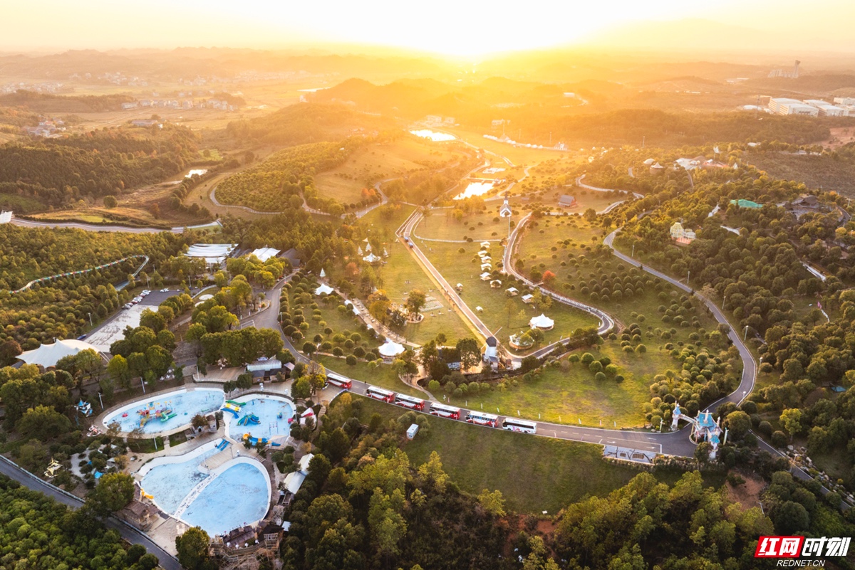 花湖谷变身一日游热门地，湘赣边山川变网红