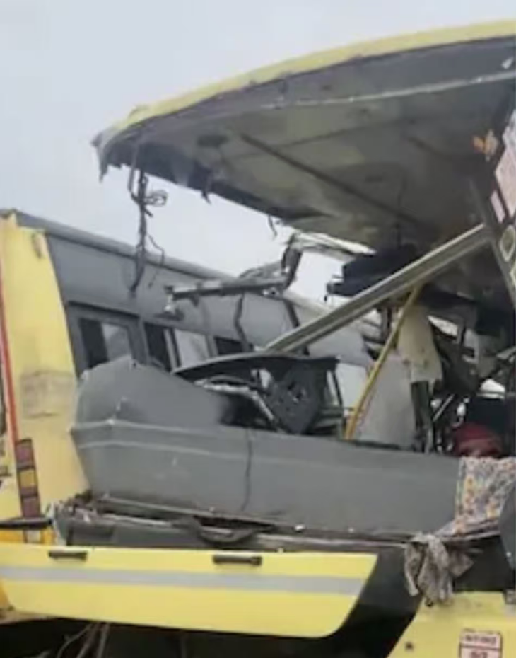 印度南部一车祸致12死