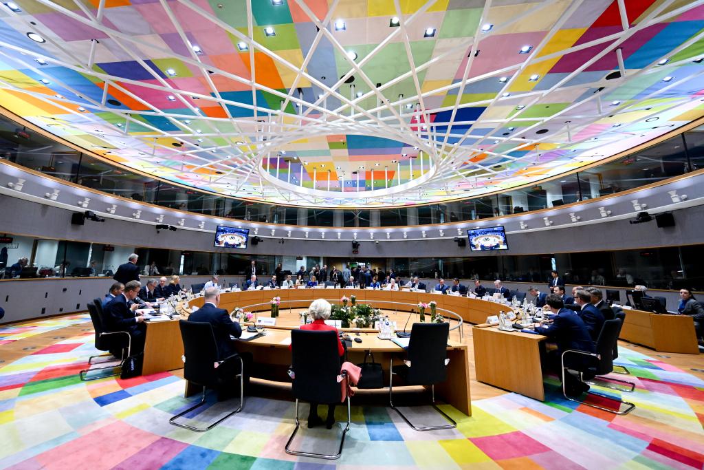 国际观察丨理性占了上风？欧盟缘何选择援乌&ldquo;B计划&rdquo;