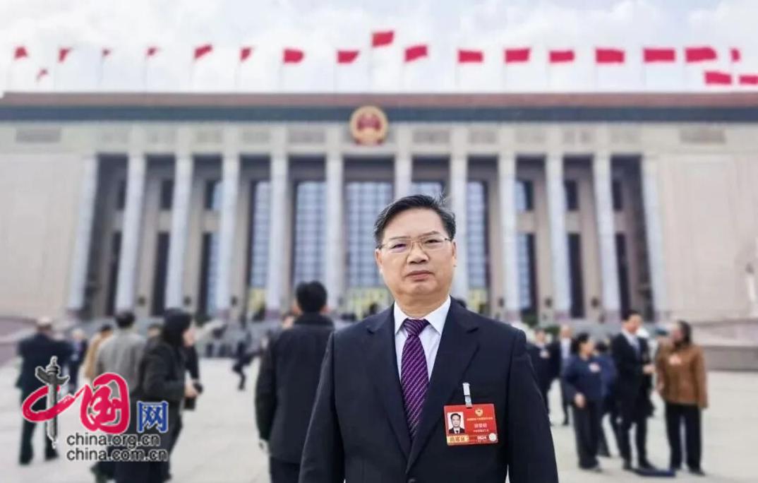 两会观点丨AI赋能职工迭代创新数智升级促行业绿色发展(图1)