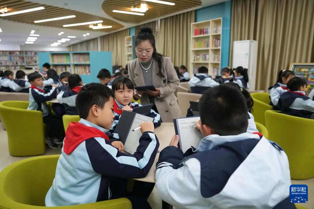 智慧课堂里的新学期(图1)