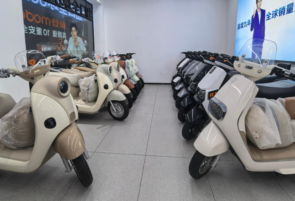 涨价百元起部分“小电驴”为何卖贵了？(图2)