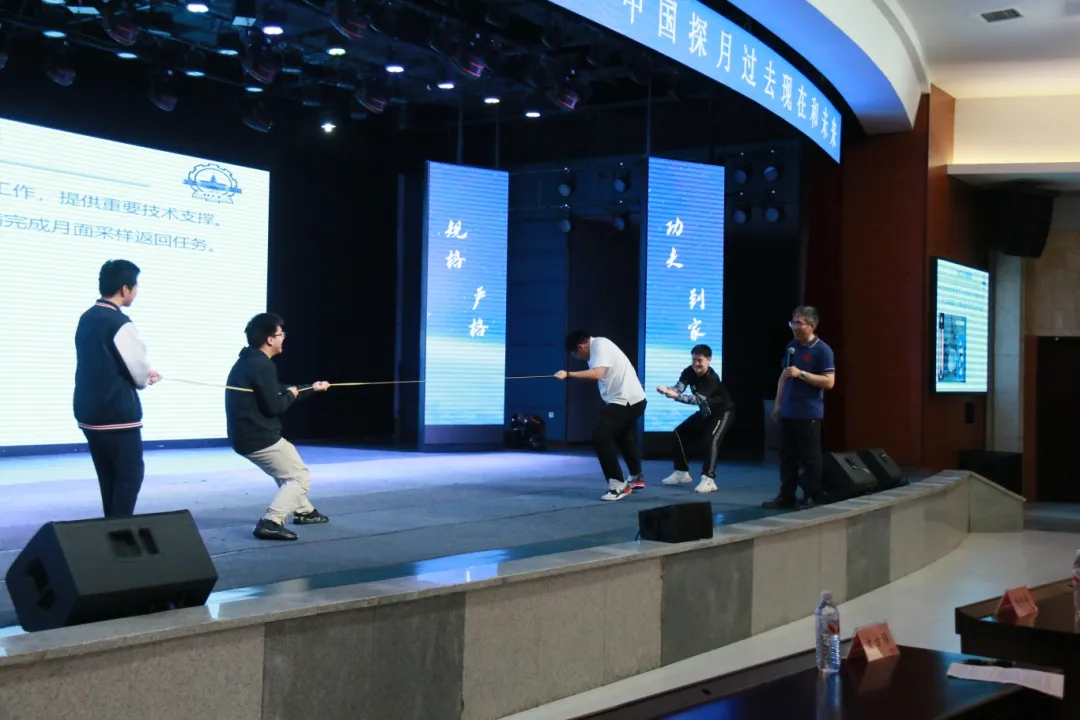 专家探月主题科普讲座走进重庆七中（重大附中）“东川讲堂”(图3)