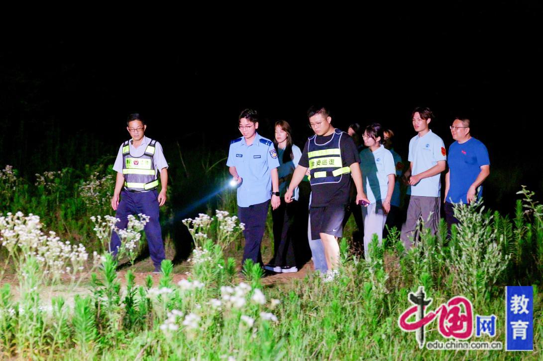 江西传媒职业学院“法治赣鄱行”实践队走进都昌县周溪镇开展生态环境法典学习宣传(图6)