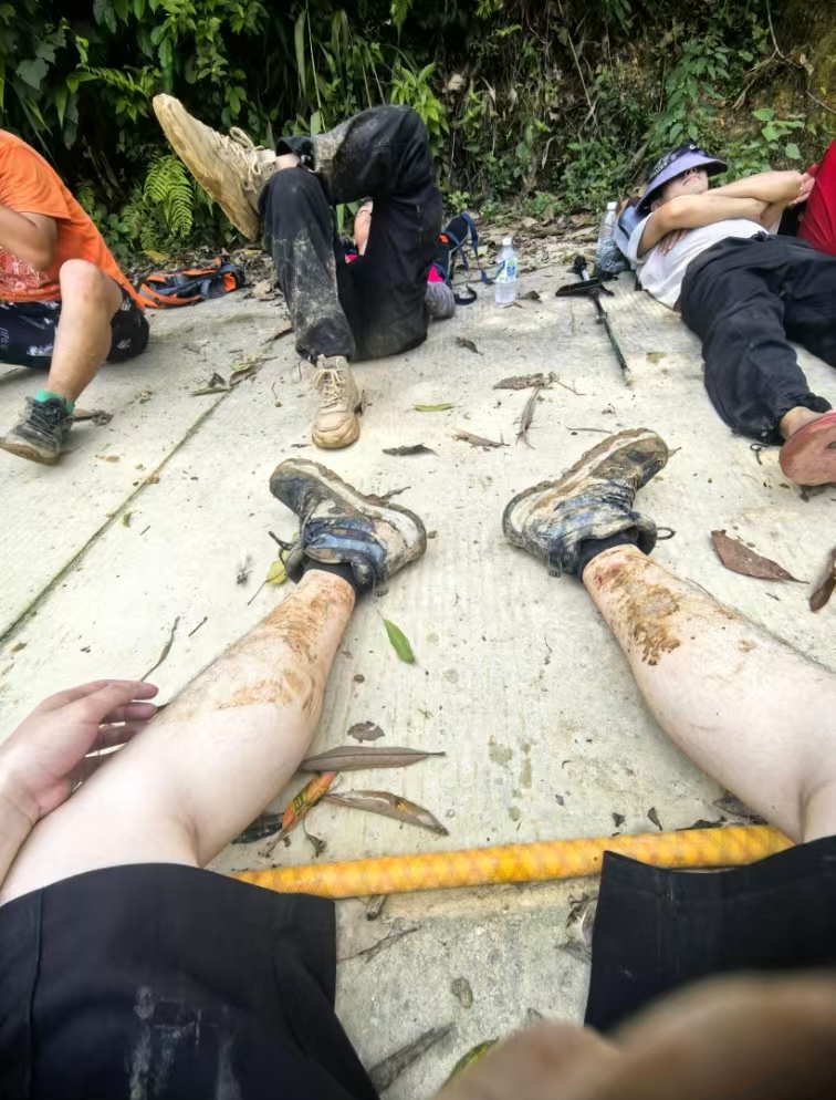 北大第一医院黄牛号贩子票贩子代网上预约代挂号电话放弃旅行驰援灾区 29岁青年志愿者救灾一线不幸去世