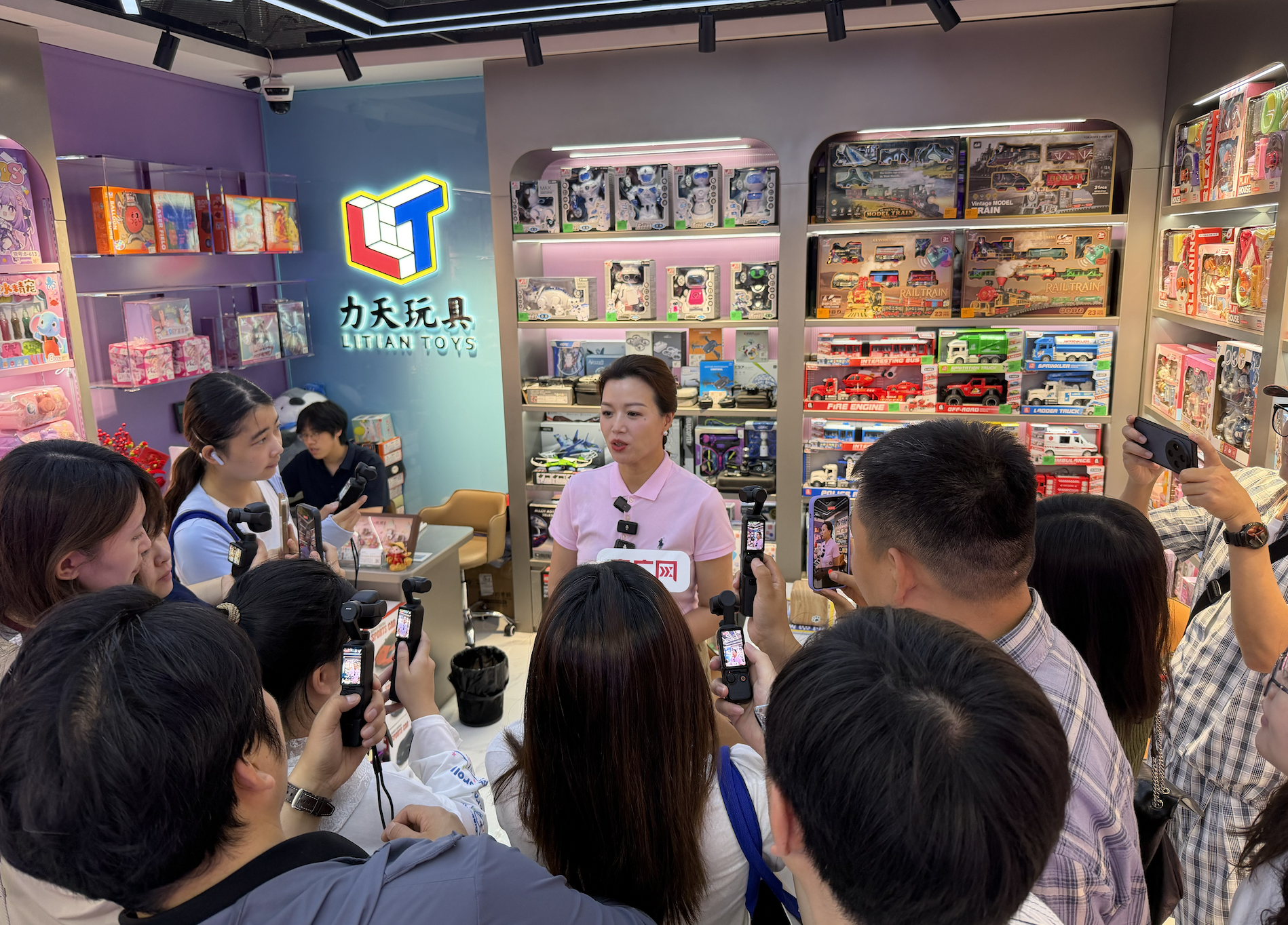 
暨南大学附属第一医院黄牛号贩子票贩子代网上预约代挂号电话开局之年看中国丨义乌全球数贸中心里的新气象