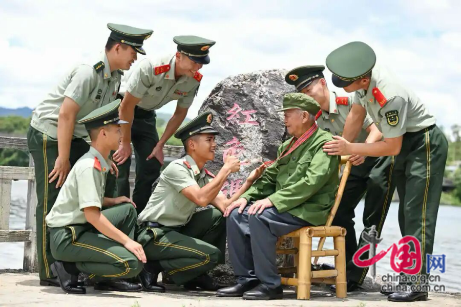 扎根红色故都当好红军传人(图1)