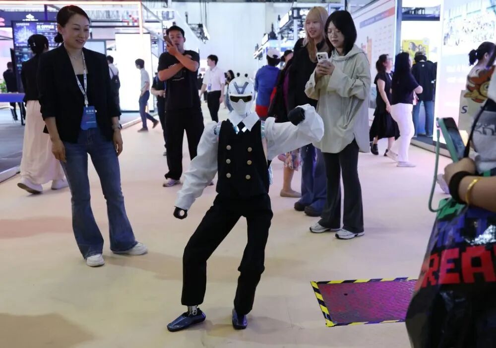 
北京儿童医院巩纯秀医生黄牛预约代挂号电话赢不了就抹黑，美国以“蒸馏”为借口围堵中国AI，能得逞吗？