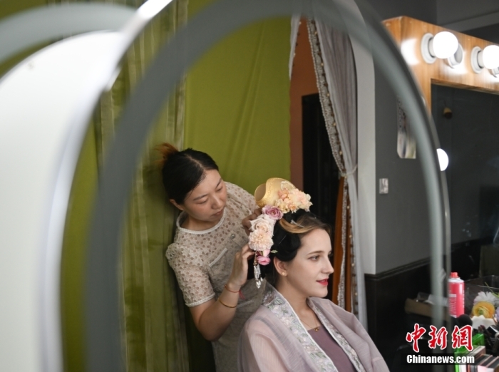 广州市妇女儿童医疗中心黄牛号贩子票贩子代网上预约代挂号电话China Travel又换“三件套”:外国游客从观众变玩家