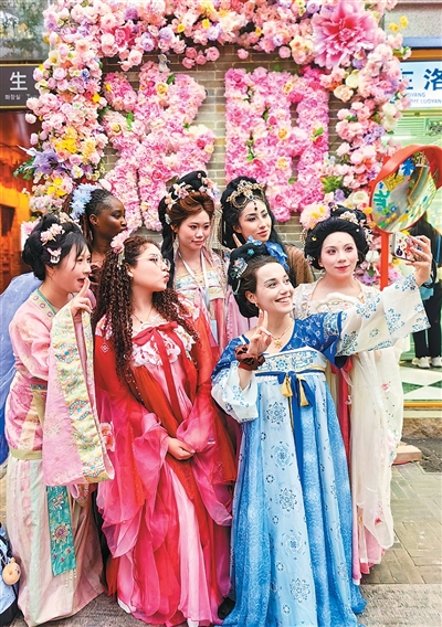 中山大学附属第一医院黄牛号贩子票贩子代网上预约代挂号电话“China Chic”圈粉外国消费者——把中国“好物”带回家