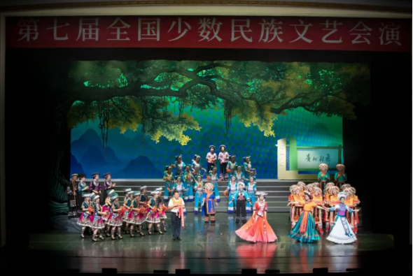 
北京宣武医院林华医生黄牛预约代挂号电话实力圈粉！首都观众为贵州“村舞”《锦·蓝》动情点赞