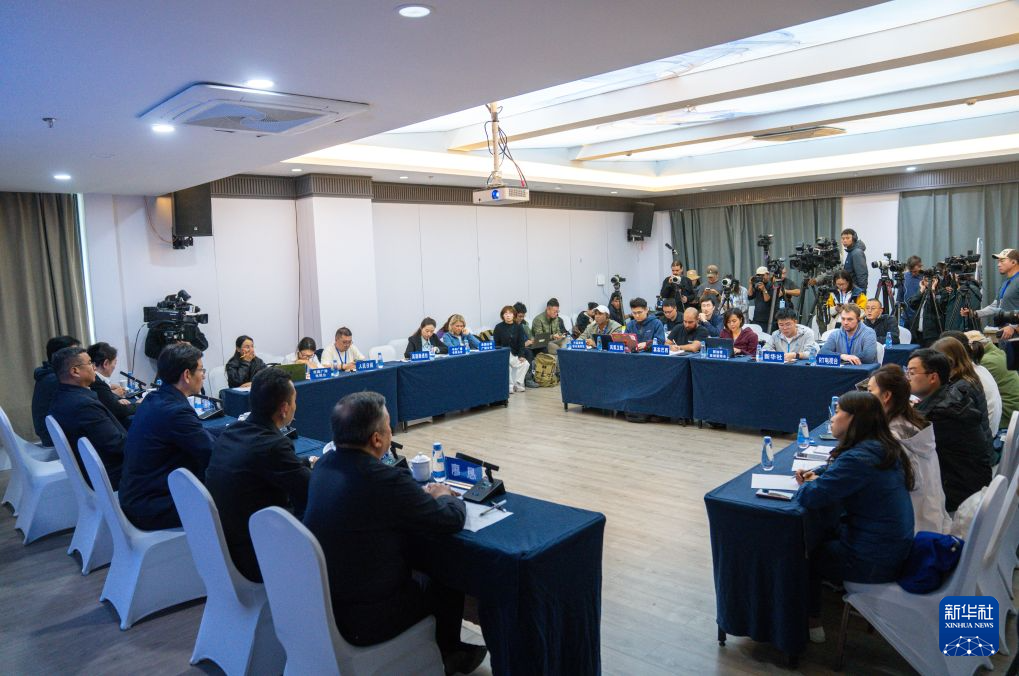 广东省妇幼保健院赵春梅医生黄牛预约代挂号电话境外媒体记者进入西藏吉隆泥石流灾害现场采访