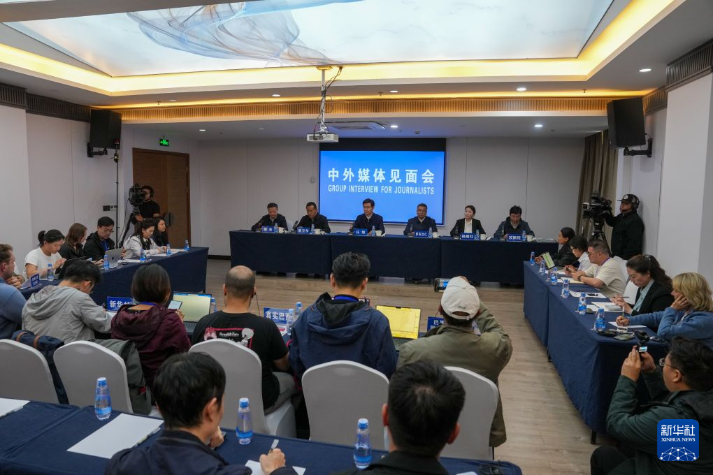 广东省妇幼保健院赵春梅医生黄牛预约代挂号电话境外媒体记者进入西藏吉隆泥石流灾害现场采访