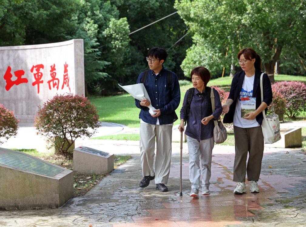 天津中医药大学第一附属医院黄牛挂号电话十五次重走长征路,她把红色历史讲给时代听