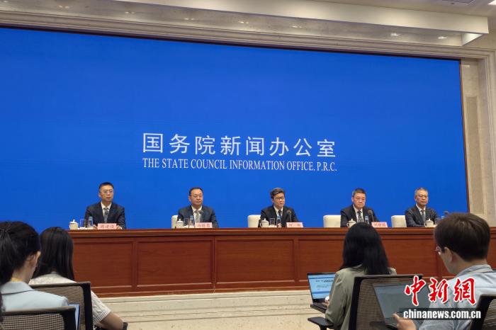 中国中医科学院西苑医院李亚俐医生黄牛预约代挂号电话推广一体化电视、严禁AI魔改……这场发布会信息量很大