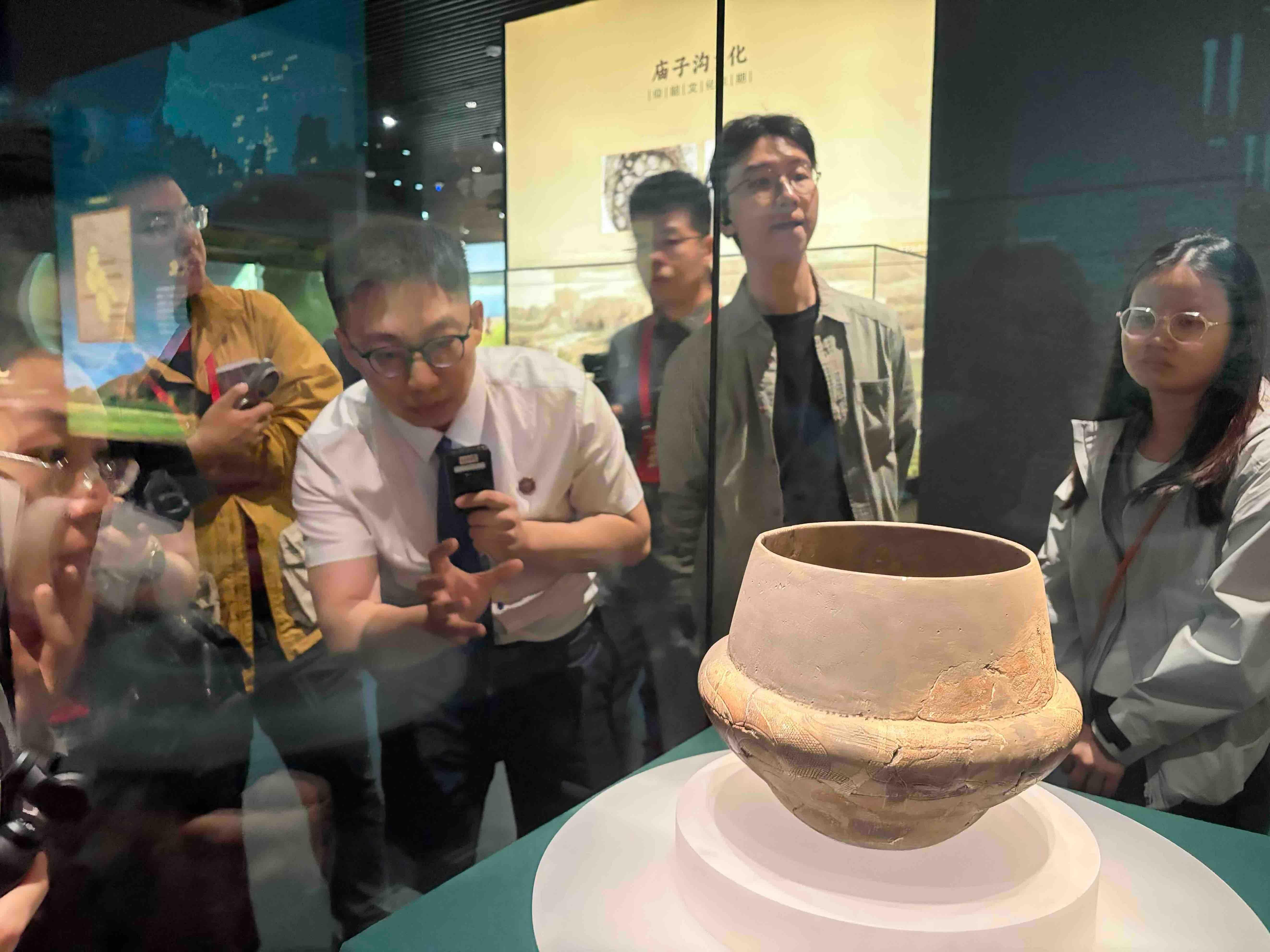 广东省中医院黄牛号贩子票贩子代网上预约代挂号电话铸牢共同体 中华一家亲丨在内蒙古博物院,读懂“中华一家亲”的文物注脚