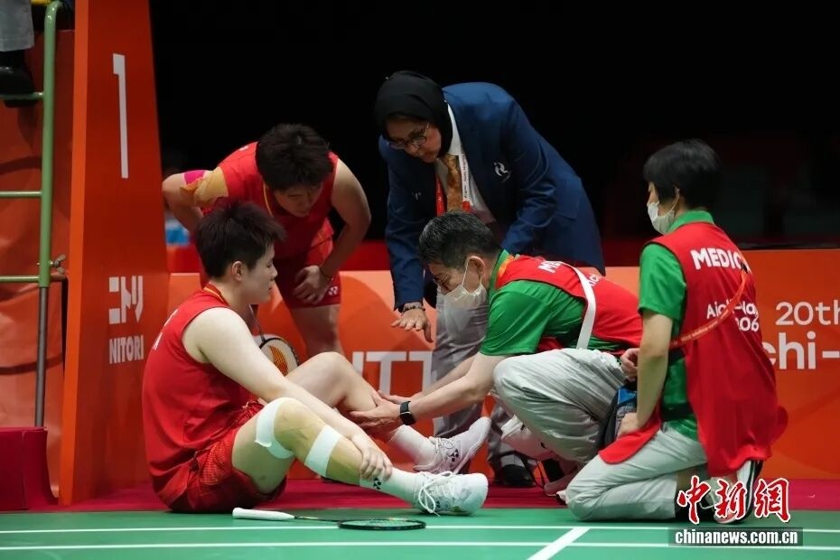 山东各大医院黄牛挂号电话鏖战抽筋、老将坚守、对手互敬……亚运会上,那些超越胜负的动人场面