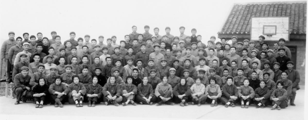 
上海仁济医院黄牛号贩子票贩子代网上预约代挂号电话“那时我们没有飞机”，而今松花岭的轰鸣响彻天际丨企步新长征