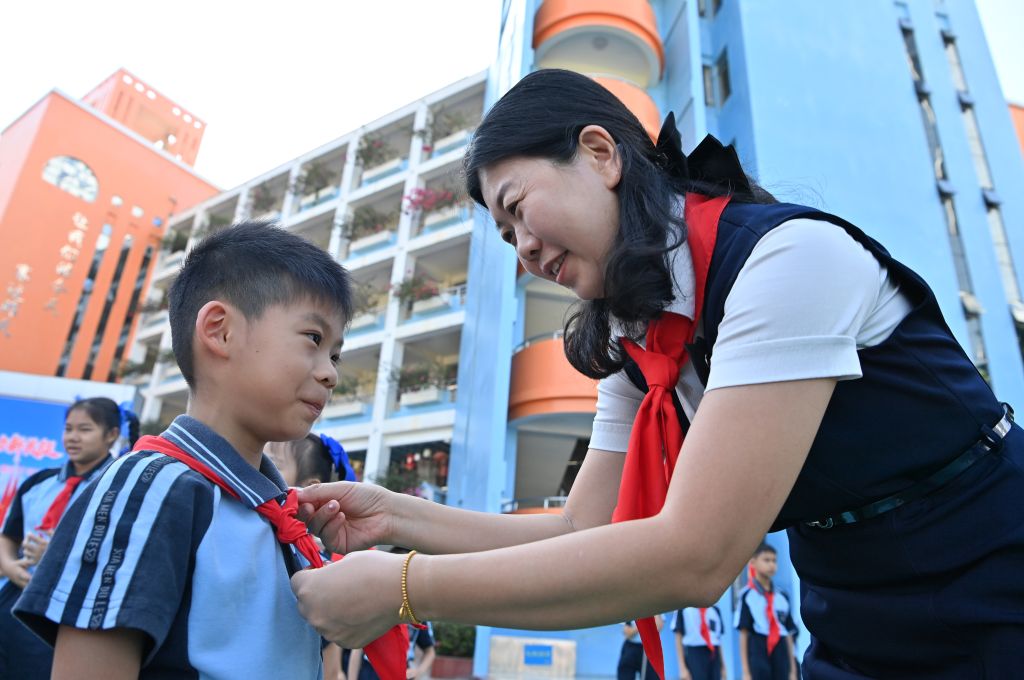 
复旦大学附属妇产医院武欣医生黄牛预约代挂号电话广西：少年接力新长征