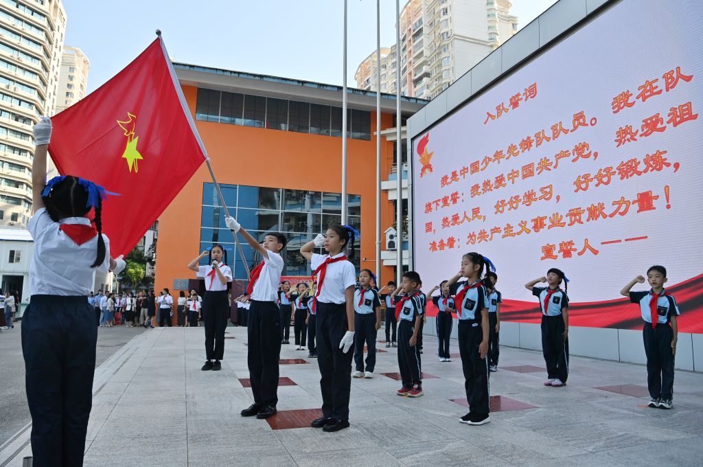 
复旦大学附属妇产医院武欣医生黄牛预约代挂号电话广西：少年接力新长征