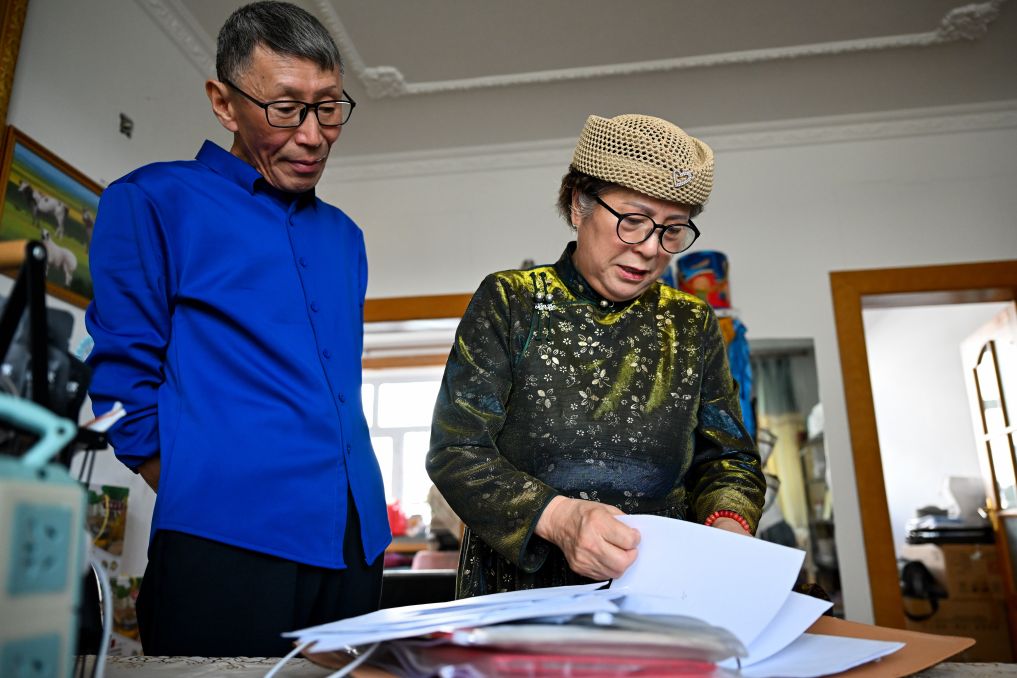 
复旦大学附属眼耳鼻喉科学院陈臻医生黄牛预约代挂号电话走近“国家的孩子”丨草原上 我们仨