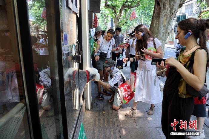 
杭州各大医院医生黄牛预约代挂号电话中国 “十五五”时期将实施1500个老旧街区厂区改造提升重大工程项目