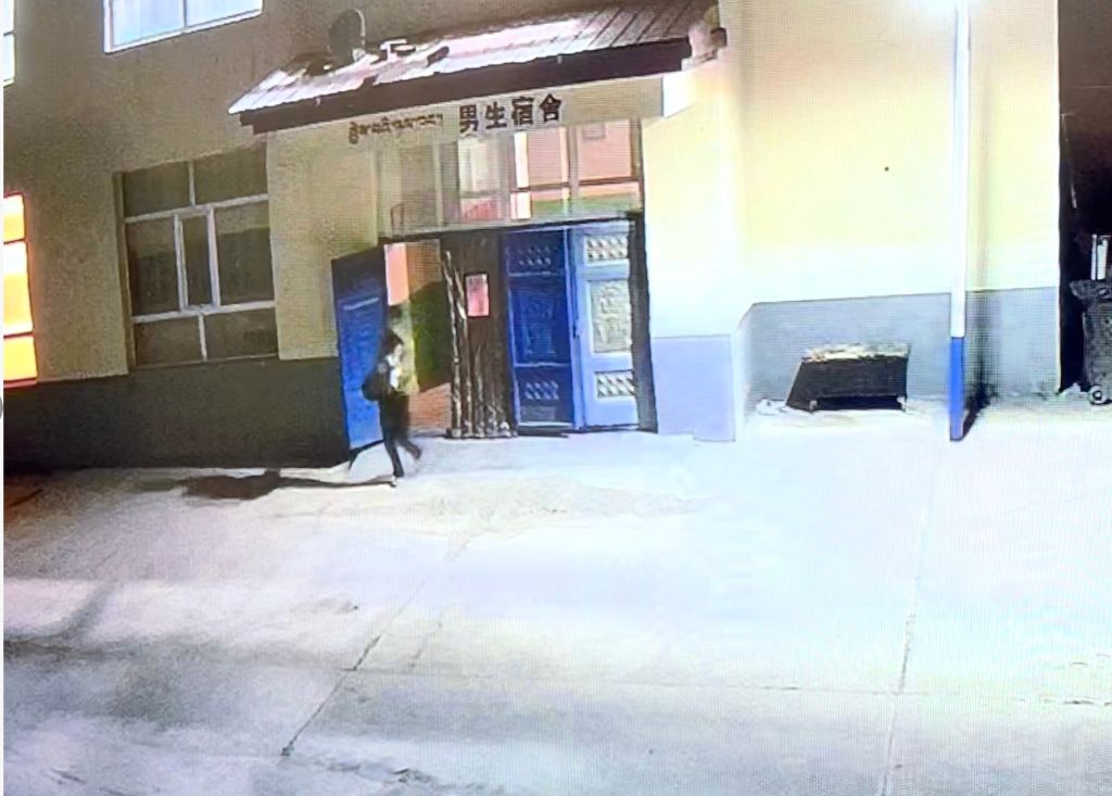 西安各大医院黄牛挂号电话3分钟120人,这所乡村小学上演教科书式“撤离”