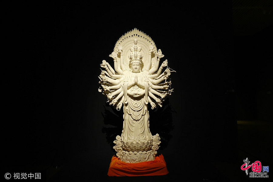 Vernissage d&apos;une exposition de la porcelaine « Blanc de Chine » à Beijing