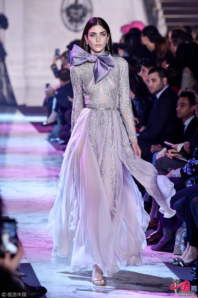 Fashion Week haute couture de Paris Elie Saab presente une collection elegante et sophistiquee