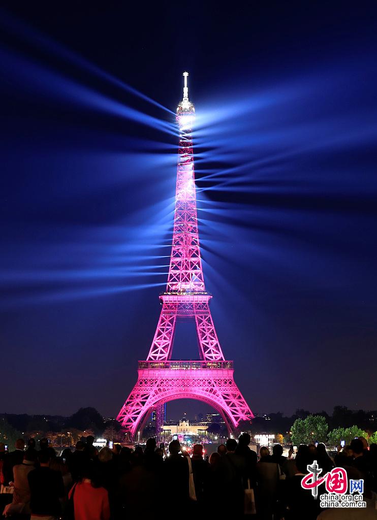 La Tour Eiffel fête ses 130 ans avec un spectacle son et lumière