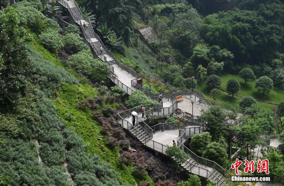 In Der Bergstadt Ist Der Weg Nach Hause Weit China Org Cn