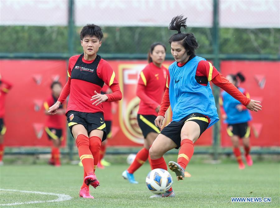 Chinas Frauenfußballteam nimmt an Trainingscamp