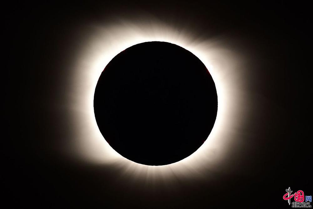 Total solar eclipse seen over South America_China.org.cn