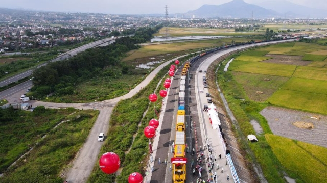 Indonesien Erstes Gleis für Hochgeschwindigkeitsstrecke Jakarta