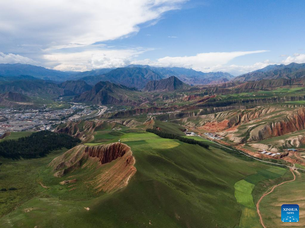 Atemberaubende Landschaft Im Kreis Qilian In Der Chinesischen Provinz