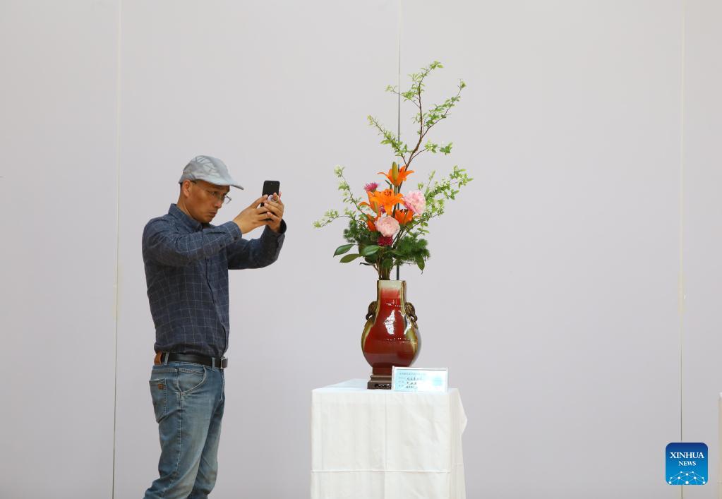 Kunstvolle Blumenarrangements In Ostchinesischem Shenyang Pr Sentiert