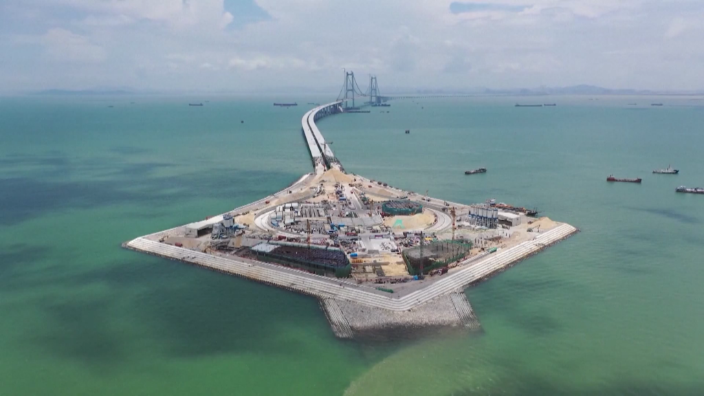 Chinas erstes Unterwasser-Autobahnkreuz ist fertiggestellt_China.org.cn