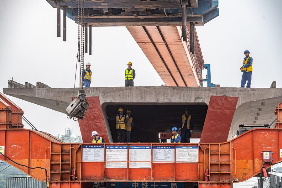 Bau Der Hochgeschwindigkeitsstrecke Chongqing Kunming Macht Neue