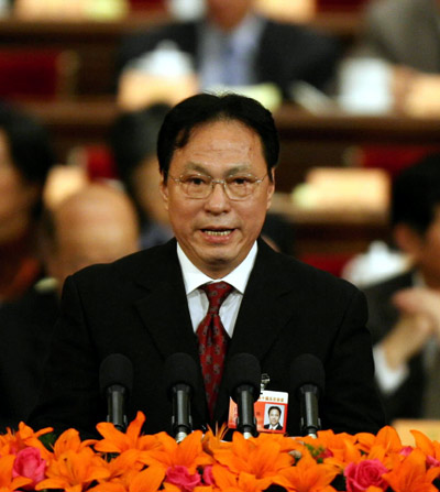 张发强委员作《关于办好北京2008年奥运会的意见和建议》的发言