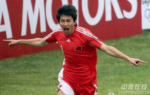 图文-中国国奥2-1乌拉圭朱挺怒吼庆破进球荒