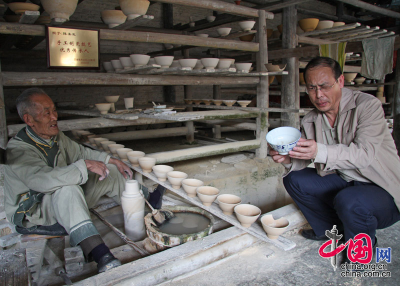 明・清時期の磁器製法を守る景徳鎮の古い窯_China.org.cn