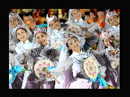 新中国成立60周年の交歓会が10月1日夜、北京の天安門広場で開催された