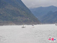 西は重慶市奉節県を基点に東は湖北省宜昌市に至る全長193キロの長江三峡は、瞿塘峡と巫峡、西陵峡があることから「三峡」と名づけられた。「チャイナネット」2009年12月3日