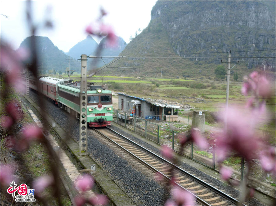 地理中国：2014，坐着火车看春天(高清)