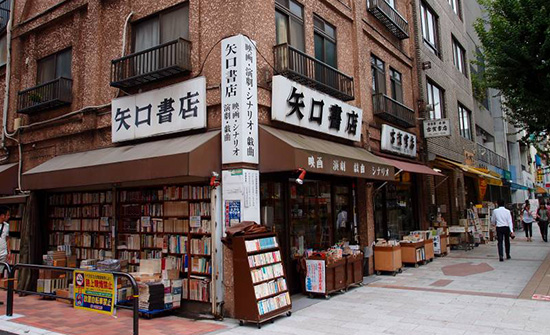 書店のない地域増え続ける日本 求められる書店のイノベーション