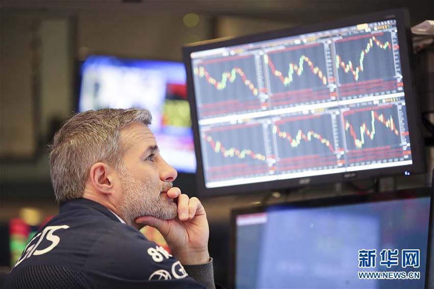 米株式市場の3大株価指数終値が大幅に暴落