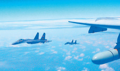 中国空軍機が「島嶼周辺巡航」を相次ぎ実施